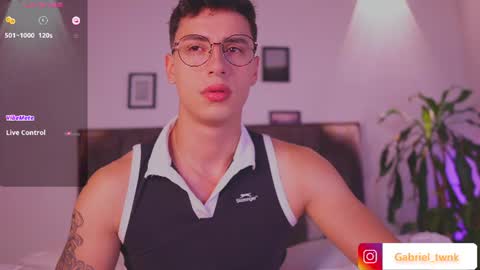Snapshot of guy_twinks chatting on 08-03-26, 03:38 Gabriel online show from 08-03-26, 03:38