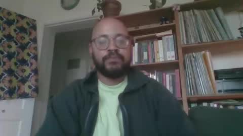 Snapshot of guy_wood15 chatting on 10-30-25, 09:11 guy_wood15 online show from 10-30-25, 09:11