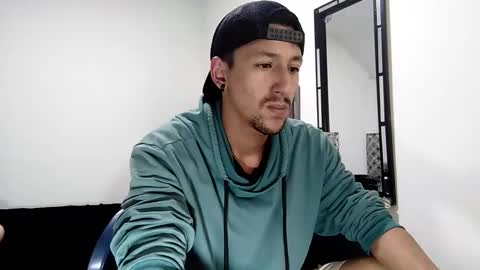 Snapshot of guykarim chatting on 12-23-24, 08:33 karim online show from 12-23-24, 08:33