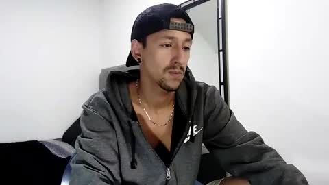 Snapshot of guykarim chatting on 12-31-24, 08:26 karim online show from 12-31-24, 08:26