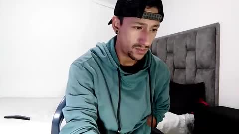 Snapshot of guykarim chatting on 02-23-25, 01:10 karim online show from 02-23-25, 01:10