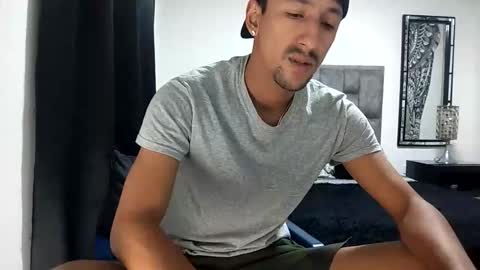 Snapshot of guykarim chatting on 10-15-25, 04:01 karim online show from 10-15-25, 04:01