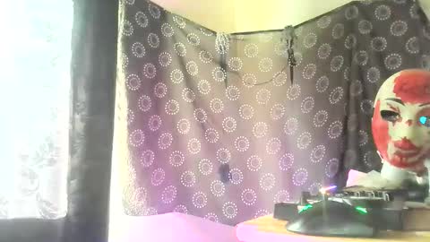 guyst049 online show from 10-18-25, 01:01