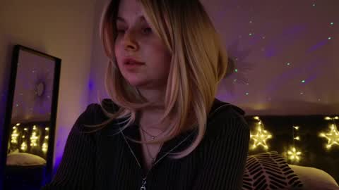 Snapshot of gwenhilton chatting on 12-28-24, 11:41 gwenhilton online show from 12-28-24, 11:41