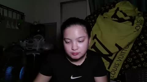 Snapshot of gwyneth2001 chatting on 05-11-26, 06:16 Im Gwyneth From Philippines pinkheart69 online show from 05-11-26, 06:16