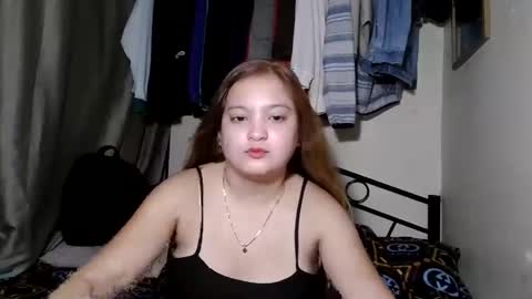 Snapshot of gwyneth2001 chatting on 05-20-26, 08:09 Im Gwyneth From Philippines pinkheart69 online show from 05-20-26, 08:09
