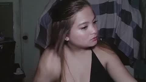 Snapshot of gwyneth2001 chatting on 06-03-26, 06:13 Im Gwyneth From Philippines pinkheart69 online show from 06-03-26, 06:13