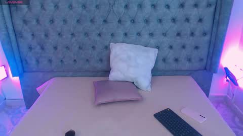 Gyal Smith online show from 04-13-26, 03:34