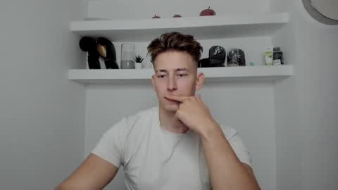 Snapshot of gym_alpha chatting on 12-03-24, 05:23 Oliver online show from 12-03-24, 05:23