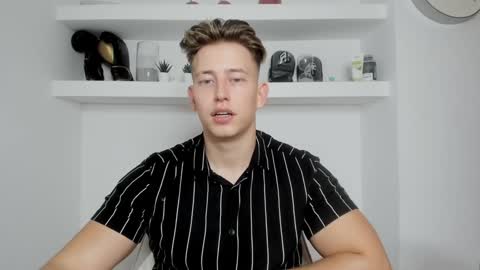 Snapshot of gym_alpha chatting on 12-05-24, 06:55 Oliver online show from 12-05-24, 06:55