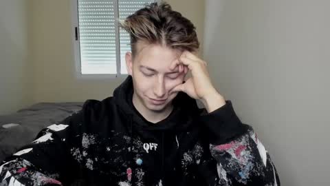 Snapshot of gym_alpha chatting on 12-17-24, 02:55 Oliver online show from 12-17-24, 02:55