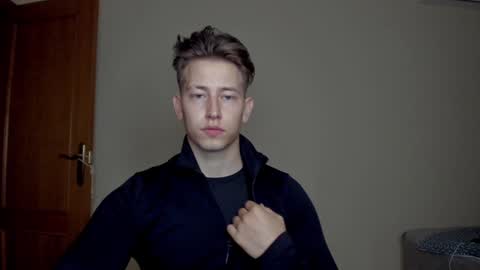 Snapshot of gym_alpha chatting on 02-06-25, 08:02 Oliver online show from 02-06-25, 08:02