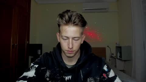 Snapshot of gym_alpha chatting on 02-18-25, 09:53 Oliver online show from 02-18-25, 09:53