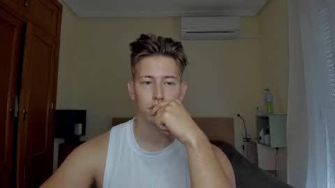 Snapshot of gym_alpha chatting on 02-27-25, 11:41 Oliver online show from 02-27-25, 11:41