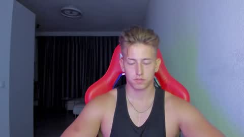 Snapshot of gym_alpha chatting on 11-26-25, 10:00 Oliver online show from 11-26-25, 10:00