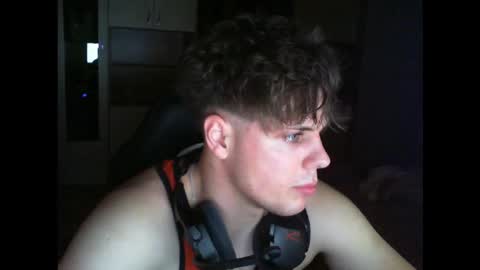 gymguy0505 online show from 12-16-25, 10:59