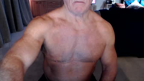 Snapshot of gymguyuk28 chatting on 01-30-25, 06:43 Gymguy online show from 01-30-25, 06:43