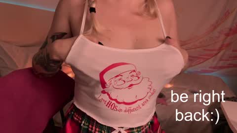 Snapshot of h2h0e chatting on 02-09-25, 03:00 Lana online show from 02-09-25, 03:00