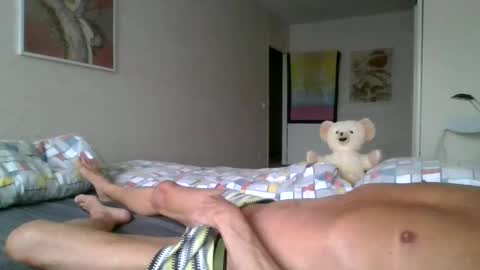 Snapshot of haarlemseboy chatting on 01-19-25, 02:17 Rob online show from 01-19-25, 02:17