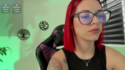 Hailee online show from 10-07-25, 03:31