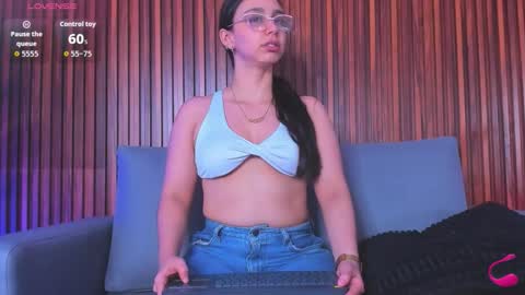 Snapshot of hailey_bieber_ chatting on 02-28-26, 12:11 hailey_bieber_ online show from 02-28-26, 12:11