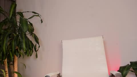 Hailey online show from 10-20-25, 03:29