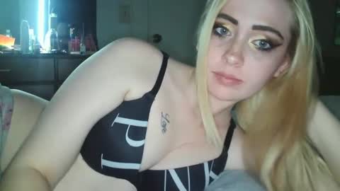 Snapshot of haileyakuma69 chatting on 12-18-24, 04:53 Hailey and d online show from 12-18-24, 04:53