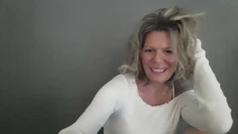 Hailey online show from 03-26-26, 05:18