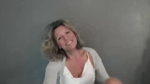 Hailey online show from 04-12-26, 04:34