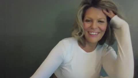 Hailey online show from 04-18-26, 07:07