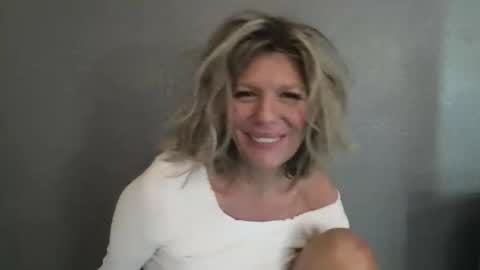 Hailey online show from 04-19-26, 06:10