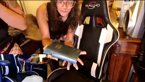 HailWilds online show from 07-15-26, 05:51