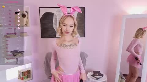 Lylu online show from 12-20-25, 10:17