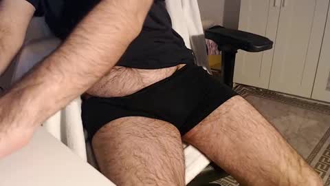 hairy_boy29 online show from 11-02-25, 10:23