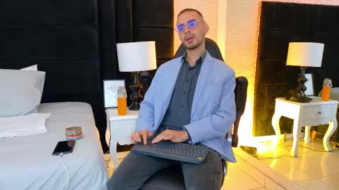 H A I R Y D I A M O N D online show from 09-21-25, 03:41