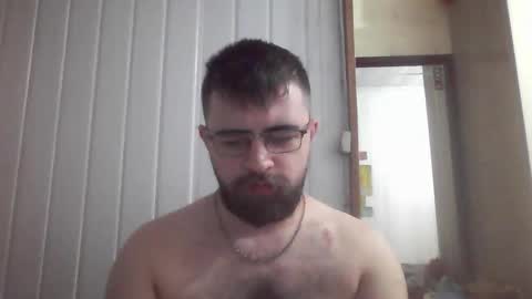 Snapshot of hairy_man_69_ chatting on 10-27-25, 02:21 horny online show from 10-27-25, 02:21