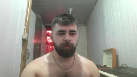 Snapshot of hairy_man_69_ chatting on 12-16-25, 08:14 horny online show from 12-16-25, 08:14