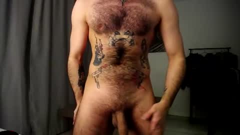 Snapshot of hairycuss chatting on 07-10-26, 09:17 Adam online show from 07-10-26, 09:17