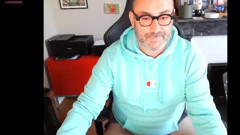 Snapshot of hairyfred73 chatting on 01-21-25, 01:00 hairyfred73 online show from 01-21-25, 01:00