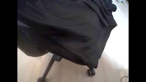 Snapshot of hairyman007 chatting on 01-08-25, 10:48 hairyman007 online show from 01-08-25, 10:48