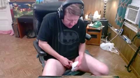 Snapshot of hairyoldperv chatting on 10-09-25, 05:16 Justin online show from 10-09-25, 05:16