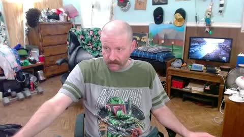 Snapshot of hairyoldperv chatting on 06-09-26, 12:11 Justin online show from 06-09-26, 12:11