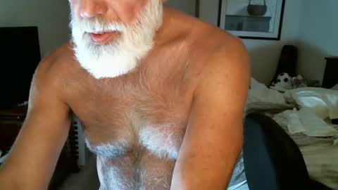 Snapshot of hairypecsguy chatting on 06-08-26, 06:36 Hairy pecs online show from 06-08-26, 06:36