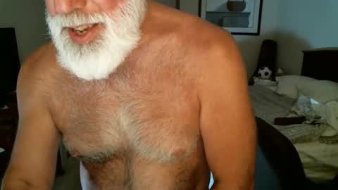 Snapshot of hairypecsguy chatting on 06-10-26, 07:07 Hairy pecs online show from 06-10-26, 07:07