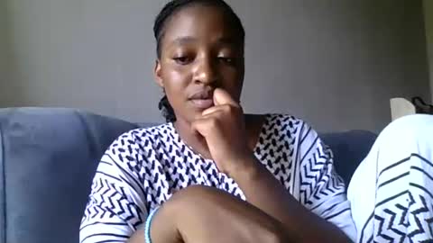 hajra_1 online show from 04-14-26, 10:54