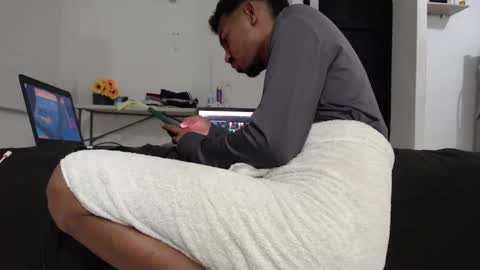 halfenaked17 online show from 12-04-25, 04:00