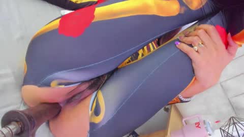 Snapshot of halie728 chatting on 11-12-25, 01:50 Halie online show from 11-12-25, 01:50