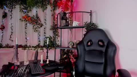 halley_ravenn online show from 04-25-26, 09:01