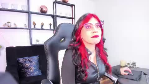 halley_ravenn online show from 06-19-26, 08:45