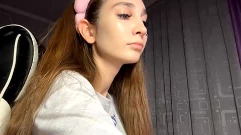 Holly online show from 11-02-25, 03:14